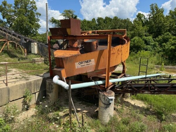 ORTNER MODEL 3000 SANDSCREW WITH 5HP MOTOR IN VG CONDITION.