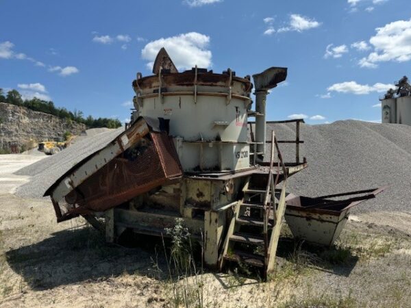 (1996) CEDARAPIDS MODEL 2100 VSI CRUSHER W/ 4-SHOE TABLE, ROCK SHELF, & 300HP MOTOR