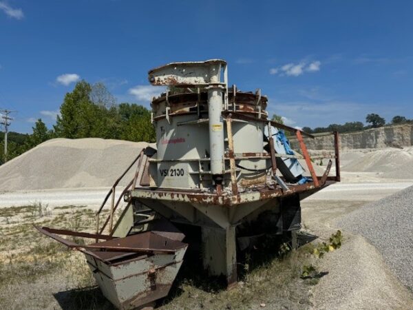 (1996) CEDARAPIDS MODEL 2100 VSI CRUSHER W/ 4-SHOE TABLE, ROCK SHELF, & 300HP MOTOR - Image 2